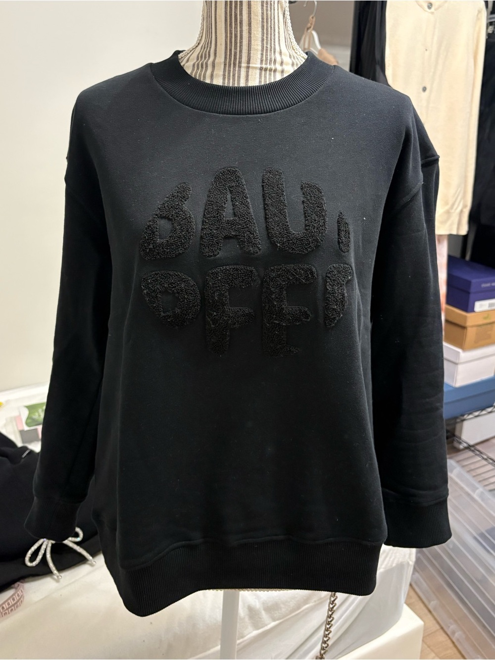 Womens Black Textured Graphic Sweatshirt baum und pferdgarten sz S